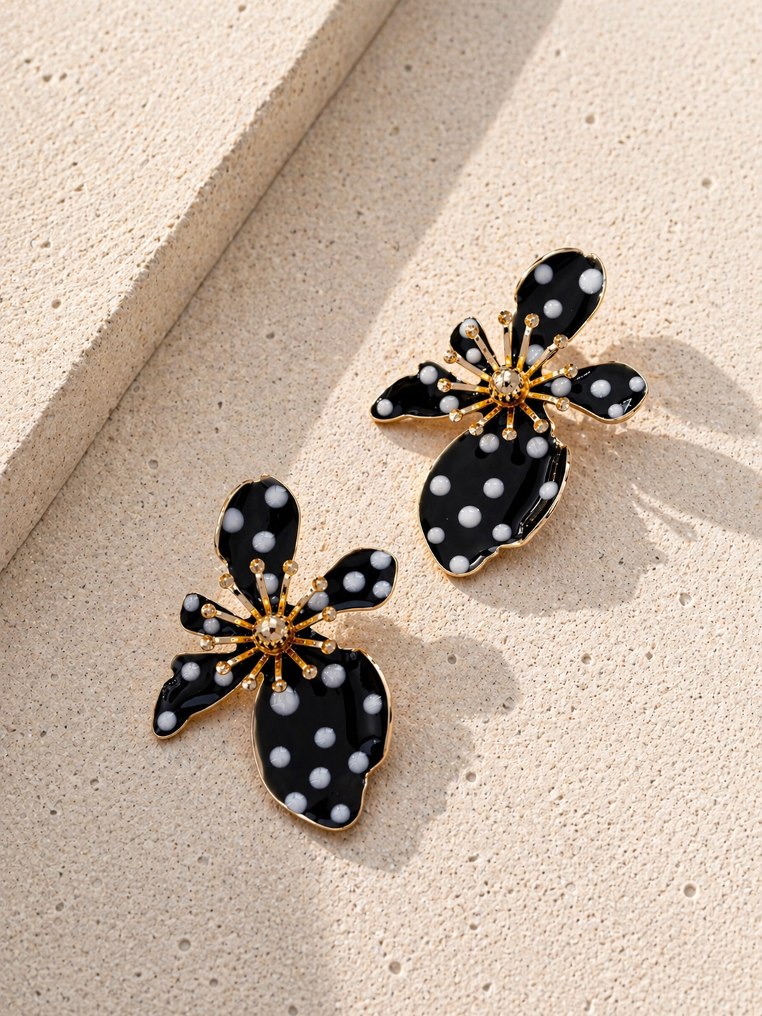 Ατσάλινα Σκουλαρίκια • Black Polka