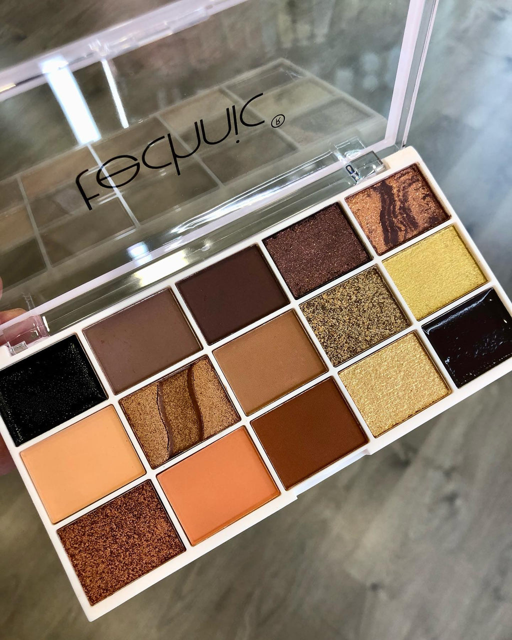 Technic Pressed Pigment Palette Enamoured